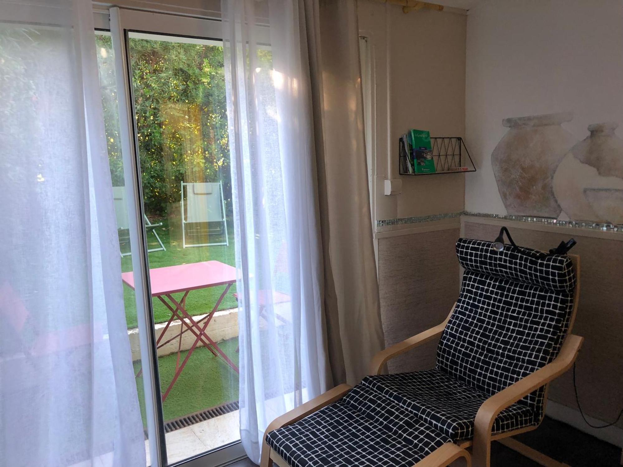 2 Pieces Independant Avec Son Jardinet Prive Hotel Borgo  Eksteriør billede